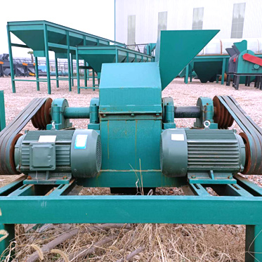 簡單介紹一下有機(jī)肥造粒機(jī)的構(gòu)成和優(yōu)勢特點(diǎn)(圖1)